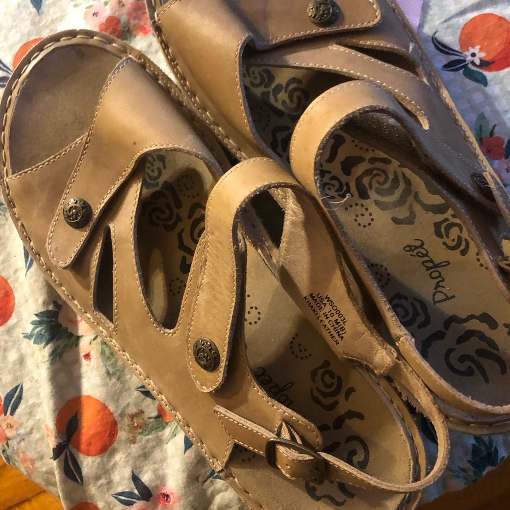 Propet Women's Tan Leather Slingback Clog Sandals